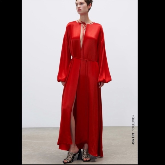 Zara red viscose flowy limited edition Halloween cape dress with black mask - Picture 2 of 16